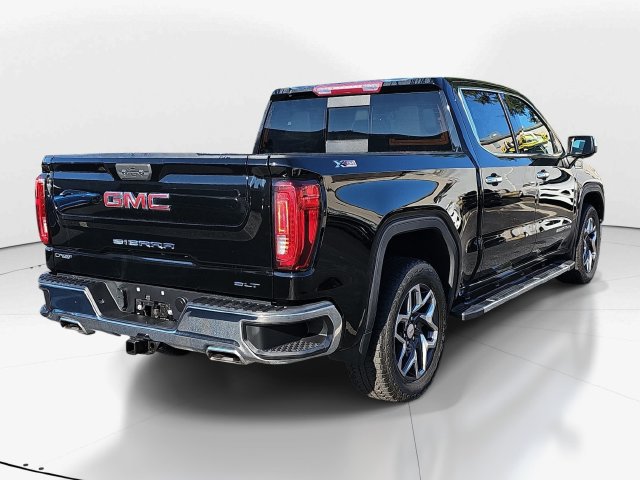 Used 2023 GMC Sierra 1500 SLT w/ SLT Premium Package AWD/4WD image 3