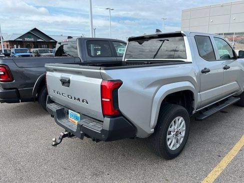 Used 2025 Toyota Tacoma SR w/ SR Upgrade Package AWD/4WD image 7