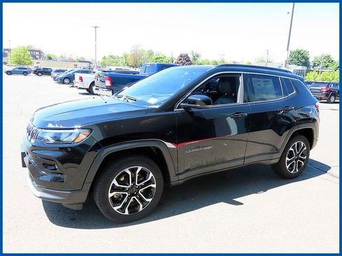 Used 2023 Jeep Compass Limited w/ Sun and Sound Group AWD/4WD image 3