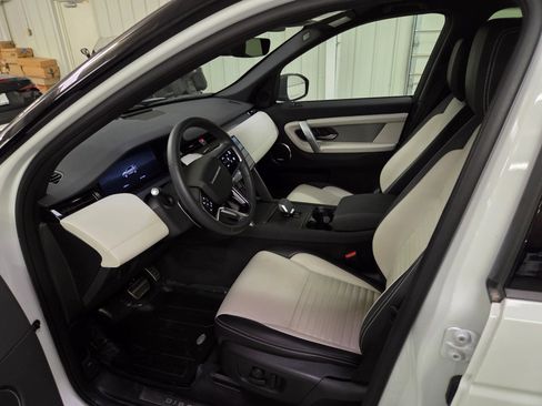 Used 2024 Land Rover Discovery Sport Dynamic SE AWD/4WD image 14