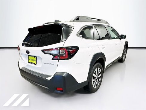 Used 2024 Subaru Outback Premium image 5