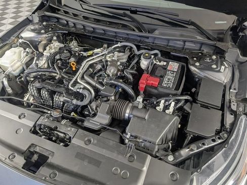 Used 2025 Nissan Altima 2.5 SV FWD image 36
