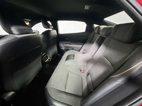 Used 2024 Toyota Crown AWD/4WD image 28