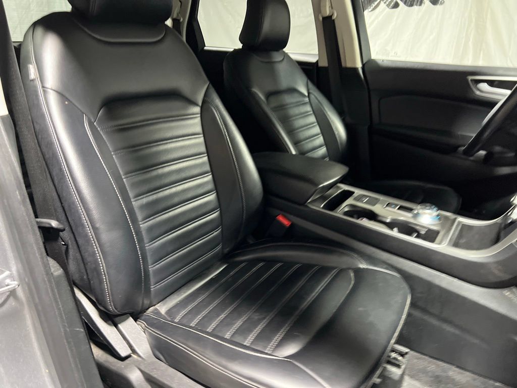 Used 2023 Ford Edge SEL AWD/4WD image 9