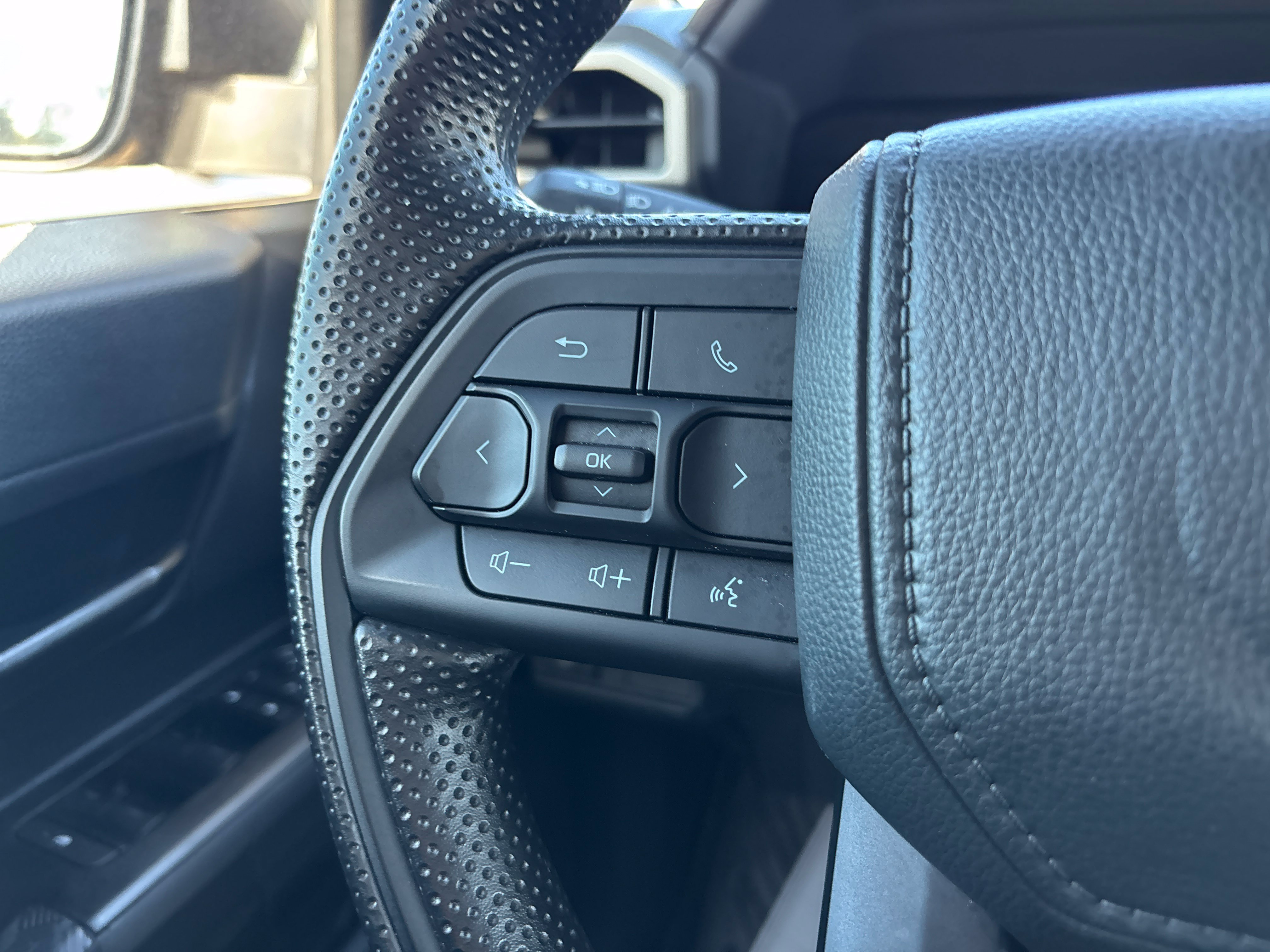 Used 2025 Toyota Tacoma SR RWD image 18