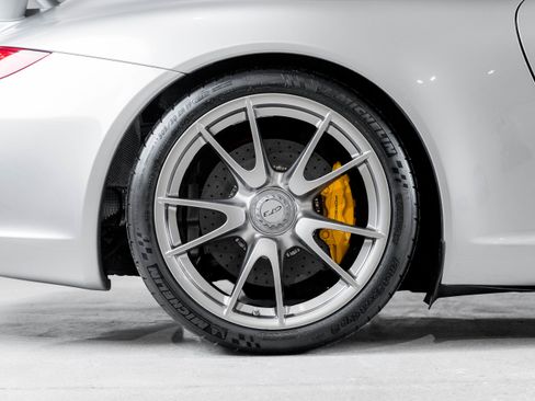 Used 2010 Porsche 911 GT3 RWD image 17