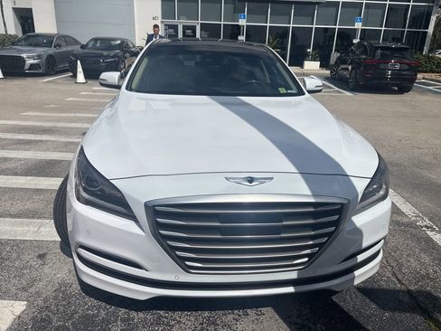 Used 2015 Hyundai Genesis 3.8 w/ Option Group 03 image 2