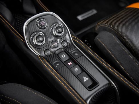 Used 2016 McLaren 570S Coupe RWD image 37