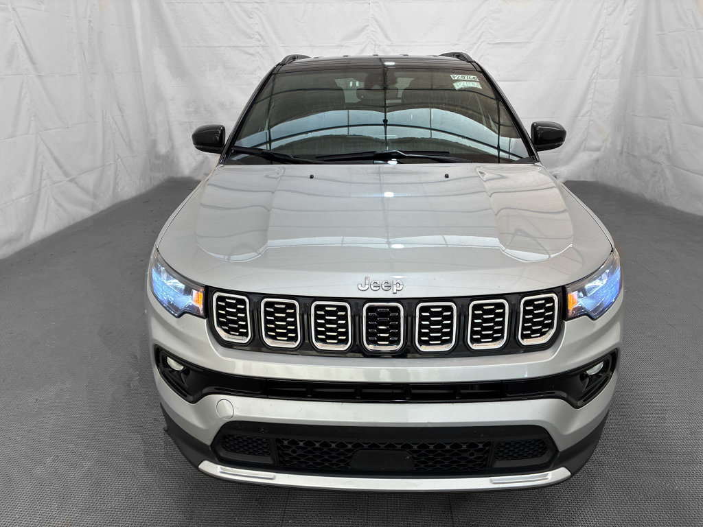 Used 2025 Jeep Compass Limited AWD/4WD image 2