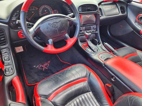 Used 2004 Chevrolet Corvette Coupe w/ Roof Package RWD image 20