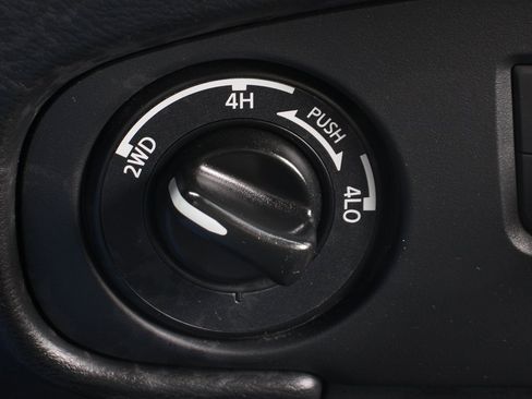 Used 2023 Nissan Frontier PRO-4X w/ Pro-4X Premium Package image 32