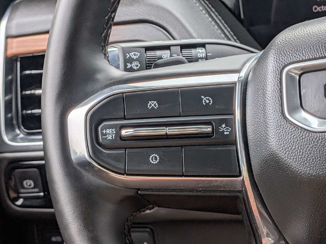 Used 2025 GMC Yukon XL Denali AWD/4WD image 29