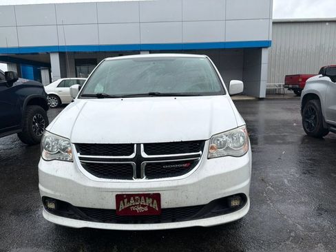 Used 2016 Dodge Grand Caravan SE FWD image 1