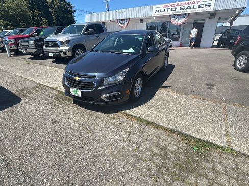 Used 2015 Chevrolet Cruze LT FWD image 1