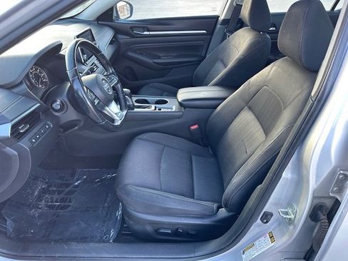 Used 2019 Nissan Altima 2.5 SV image 11