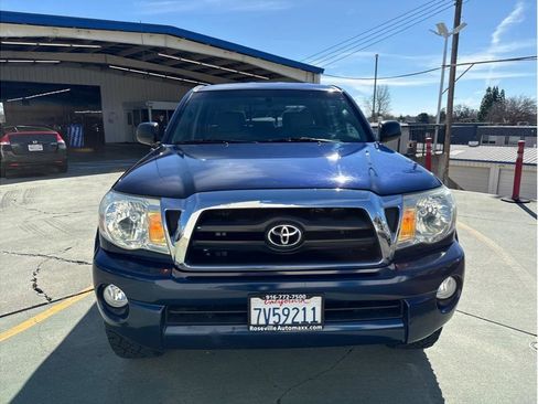 Used 2005 Toyota Tacoma w/ TRD Off-Road Package image 3