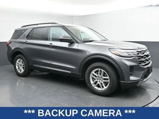 Used 2025 Ford Explorer Active video 3