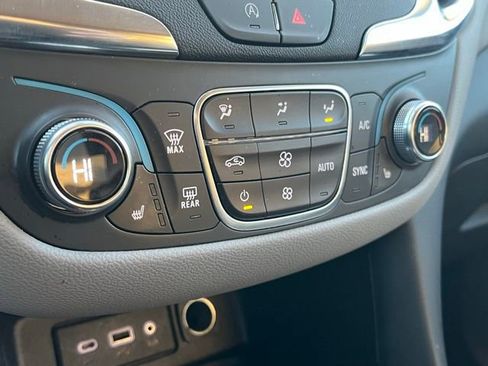 Used 2024 Chevrolet Equinox LT image 17