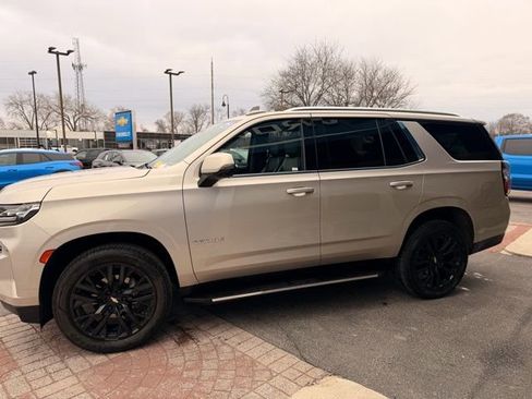 Used 2021 Chevrolet Tahoe LT w/ LT Signature Package image 6