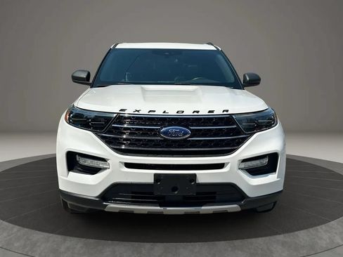 Used 2020 Ford Explorer XLT w/ Equipment Group 202A RWD image 8