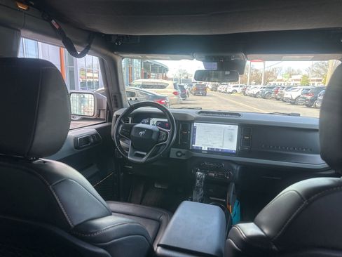 Used 2022 Ford Bronco Badlands w/ Sasquatch Package image 16