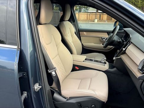 New 2026 Volvo XC90 B6 Plus w/ Protection Package Premier image 32