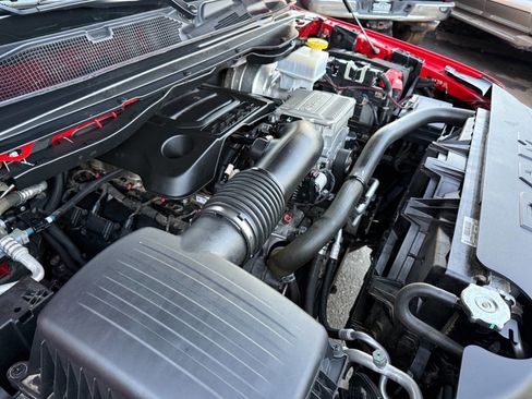 Used 2024 RAM 1500 Laramie image 14