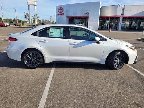 New 2026 Toyota Corolla SE image 4