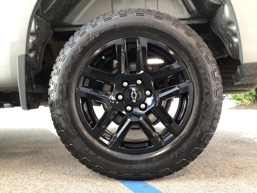 Used 2023 Chevrolet Silverado 1500 RST w/ LPO, Dark Essentials Package AWD/4WD image 18
