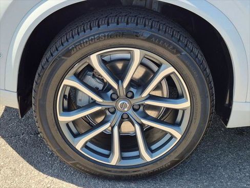 Used 2018 Volvo XC90 T5 Momentum w/ Convenience Package FWD image 9