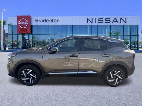 Certified 2025 Nissan Kicks SV image 8