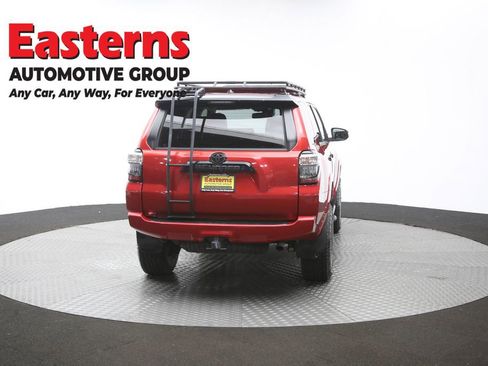 Used 2021 Toyota 4Runner Venture w/ Moonroof Package AWD/4WD image 39