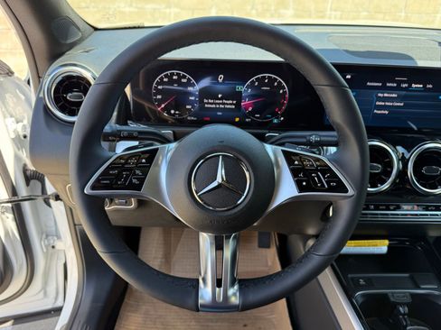 New 2026 Mercedes-Benz GLB 250 image 20