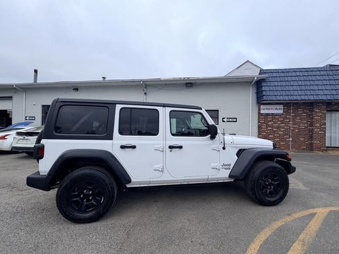 Used 2018 Jeep Wrangler Unlimited Sport image 5
