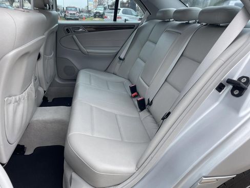 Used 2007 Mercedes-Benz C 230 Sedan image 13