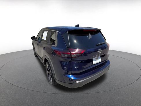Used 2025 Nissan Rogue SV FWD image 11