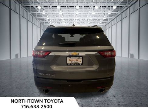Used 2020 Chevrolet Traverse LT w/ LT Premium Package AWD/4WD image 6