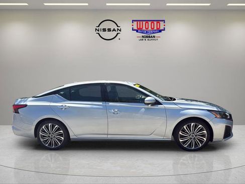 Used 2023 Nissan Altima 2.5 SL FWD image 2