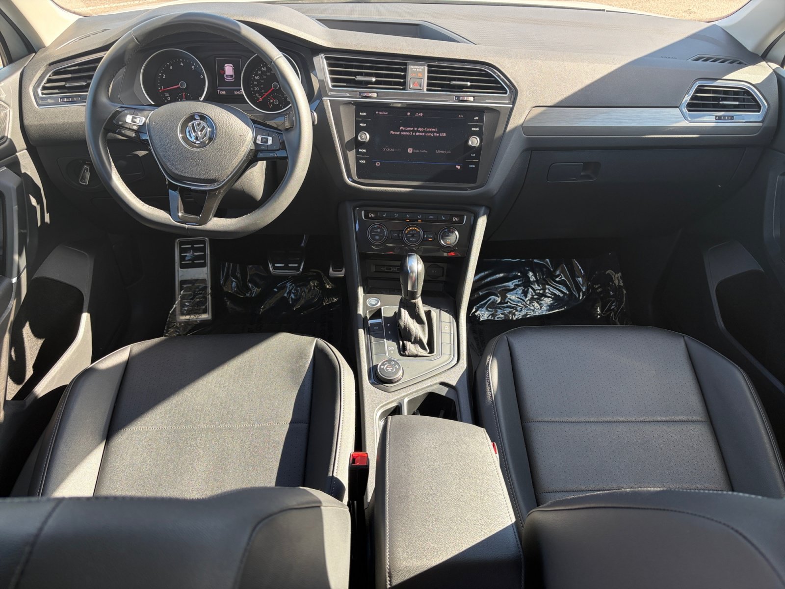 Used 2020 Volkswagen Tiguan SE w/ Panoramic Sunroof Package AWD/4WD image 18