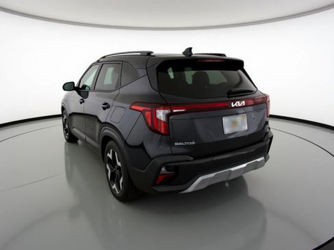 Used 2025 Kia Seltos S FWD image 6