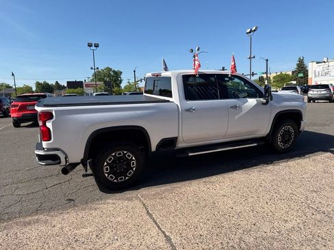 Used 2023 Chevrolet Silverado 2500 High Country w/ Z71 Off-Road Package AWD/4WD image 9