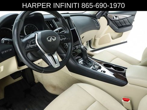Used 2018 INFINITI Q50 Luxe w/ Essential Package (3.0T Luxe) AWD/4WD image 21