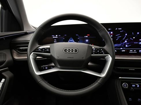 Used 2025 Audi Q5 Premium w/ Convenience Package image 21