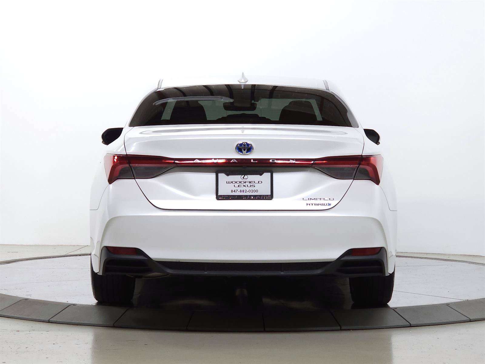 Used 2020 Toyota Avalon Limited w/ All Weather Liner Package FWD image 6