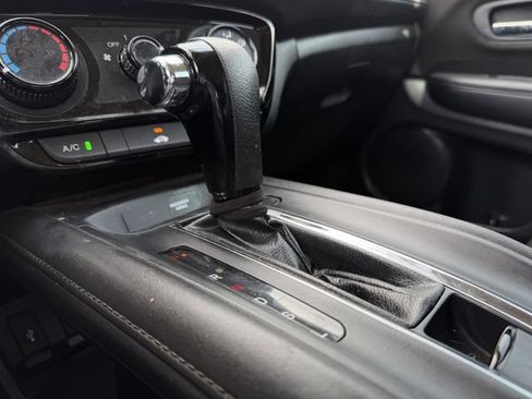 Used 2018 Honda HR-V LX image 17
