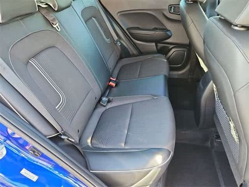 Used 2022 Hyundai Venue Limited image 19