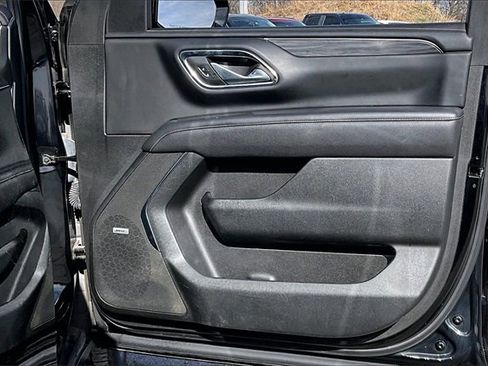 Used 2022 GMC Yukon XL SLT w/ SLT Premium Package image 29