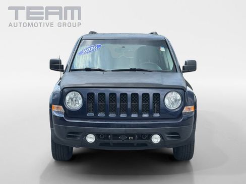 Used 2016 Jeep Patriot Sport w/ Tire & Wheel Group FWD image 2