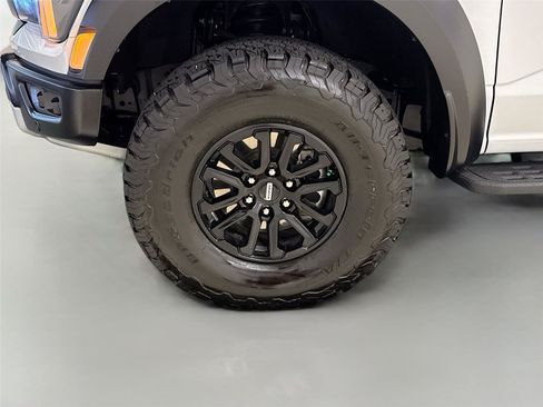 Used 2025 Ford F150 Raptor AWD/4WD image 31