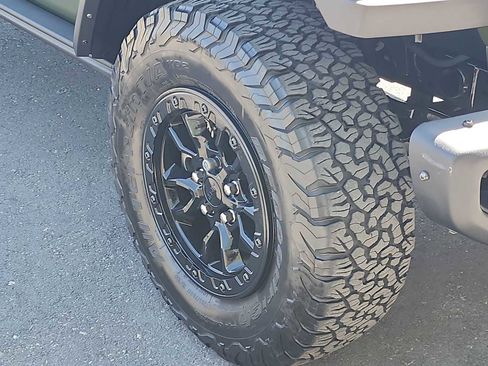 Used 2023 Jeep Wrangler Unlimited Rubicon 4xe AWD/4WD image 12